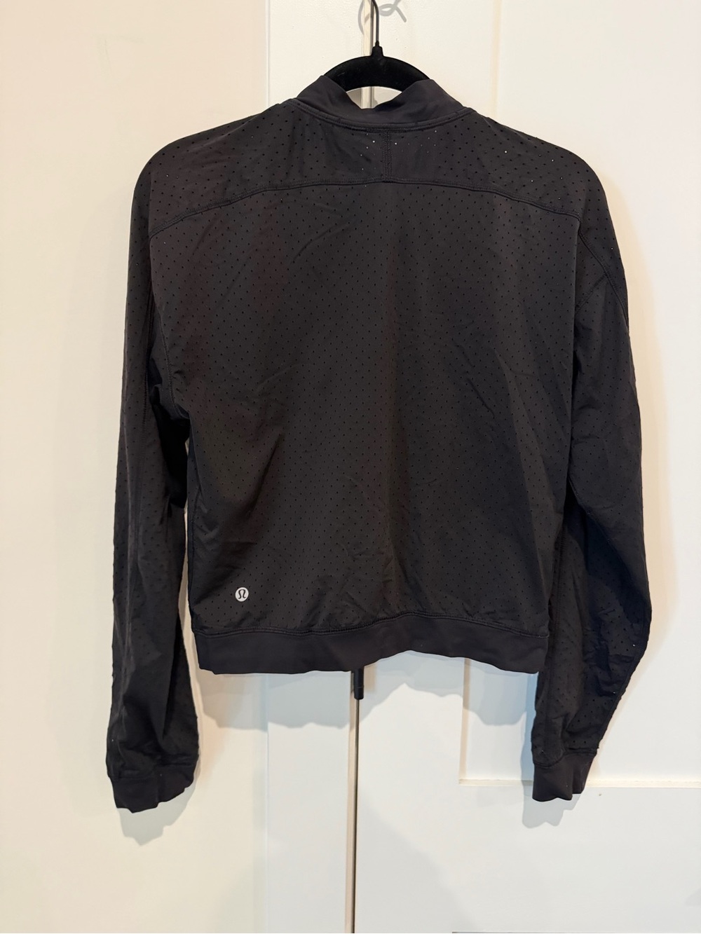 LULULEMON Athletica Black Perforated Bomber Jacket Mesh Sz‎ 6 EUC Athleisure - Picture 5 of 9